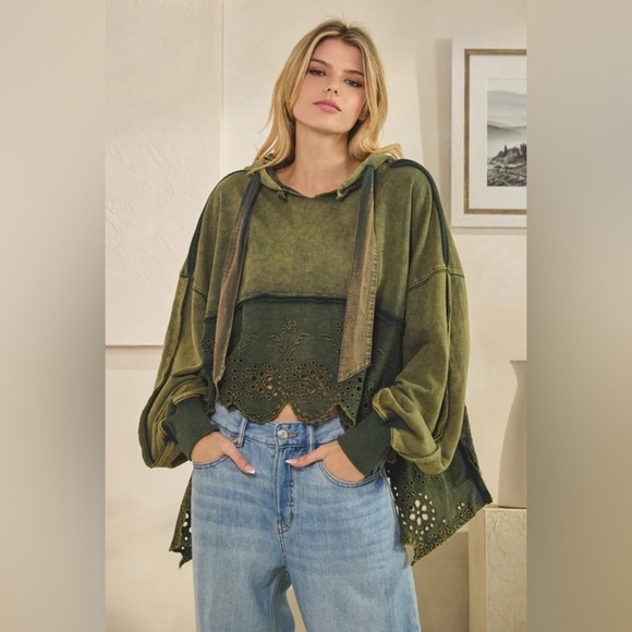 OLI & HALI Women’s Teal Green WASHED TERRY EYELET MIX SWEATSHIRT - Picture 3 of 7